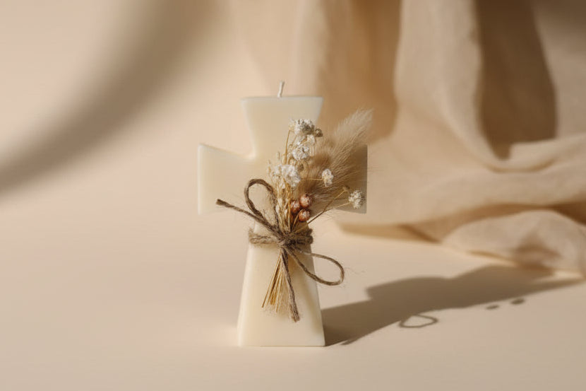 Candela a Forma di Croce con Fiori Secchi